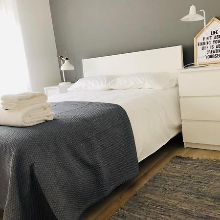 Apartamento espaçoso e confortável no centro do Montijo Exterior foto