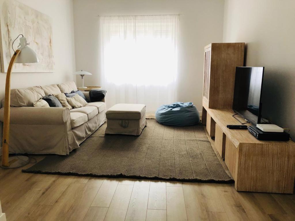 Apartamento espaçoso e confortável no centro do Montijo Exterior foto