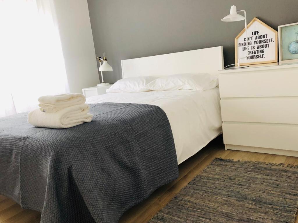Apartamento espaçoso e confortável no centro do Montijo Exterior foto
